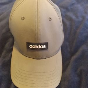 Adidas Cap in Olive